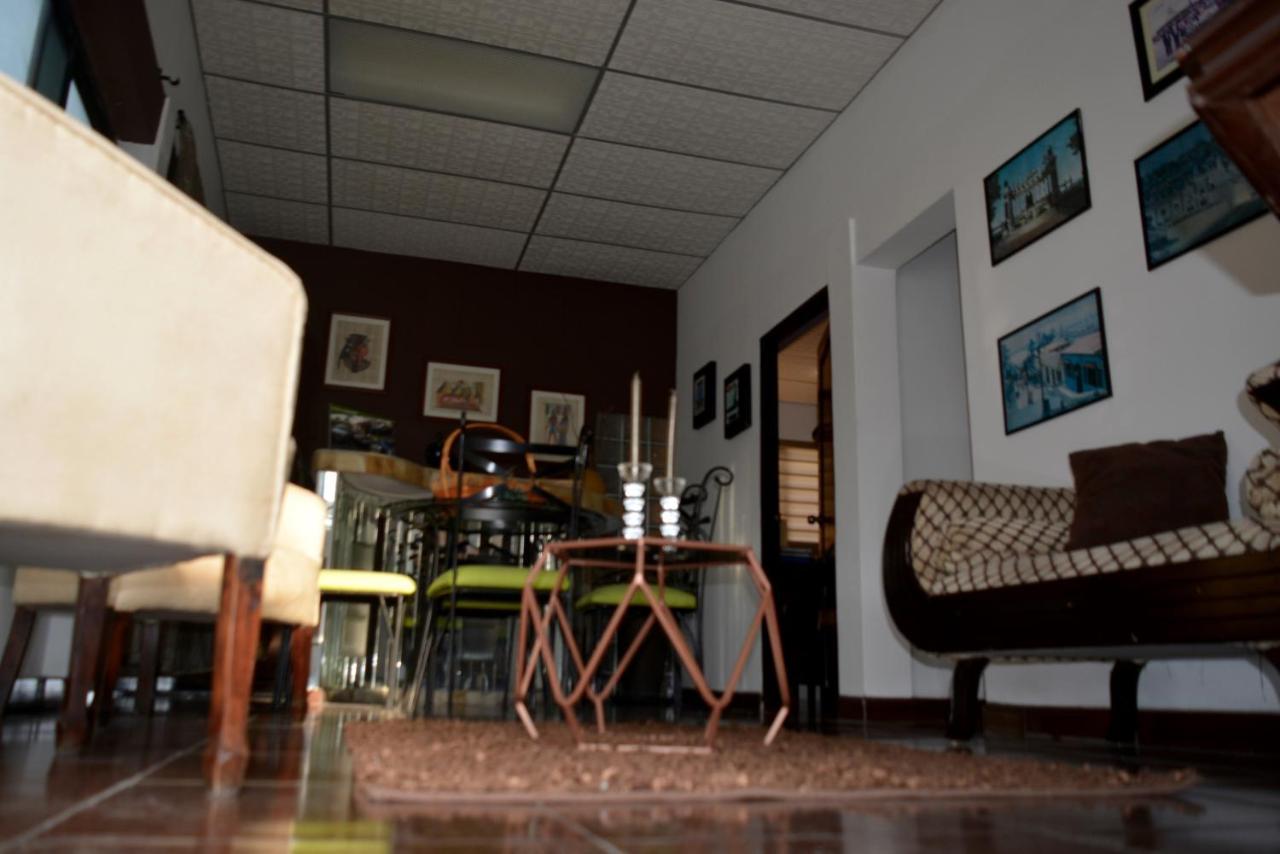 Hostal Villa 97 Guayaquil Buitenkant foto