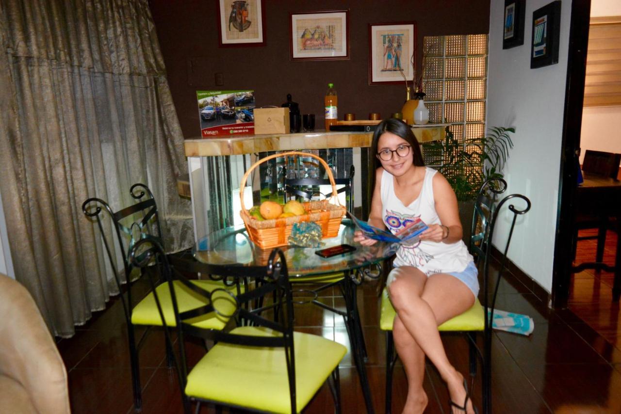 Hostal Villa 97 Guayaquil Buitenkant foto