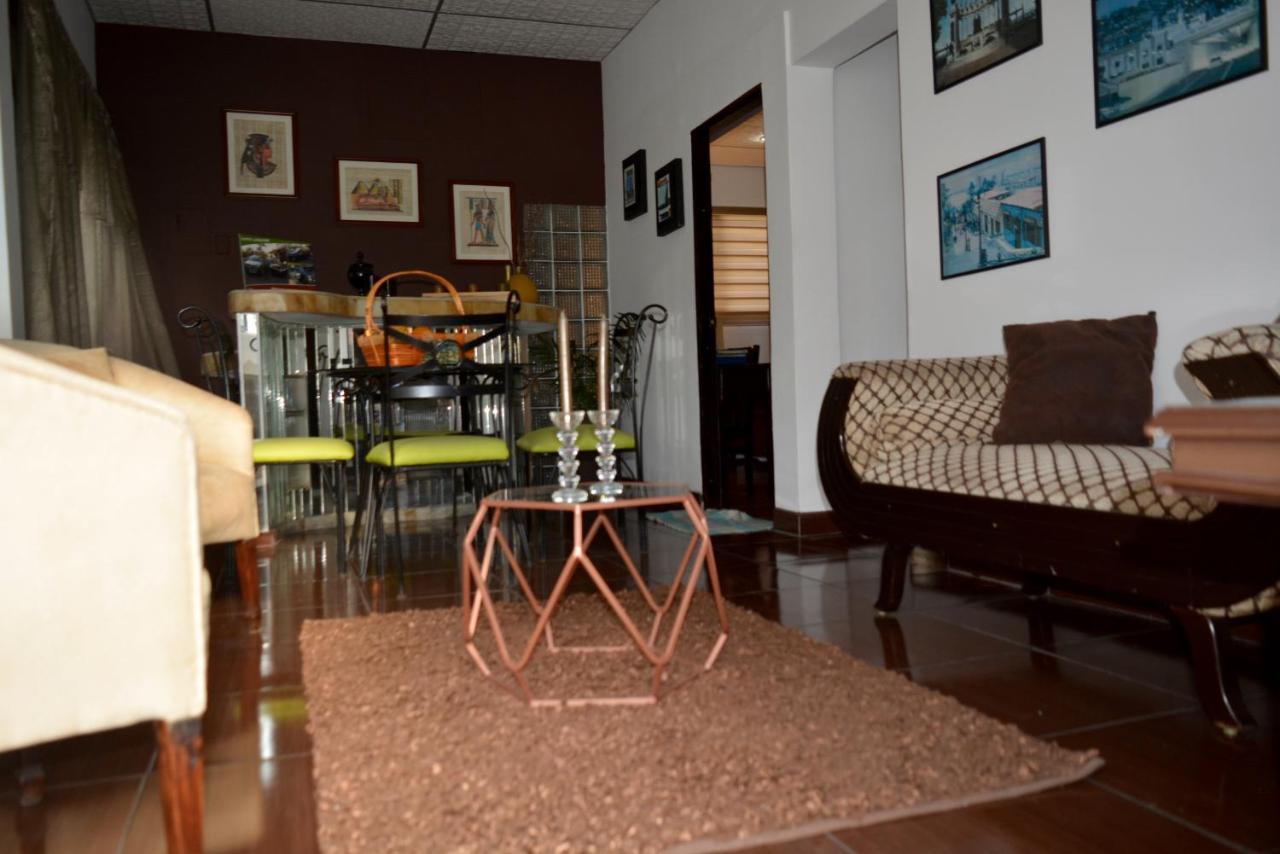 Hostal Villa 97 Guayaquil Buitenkant foto