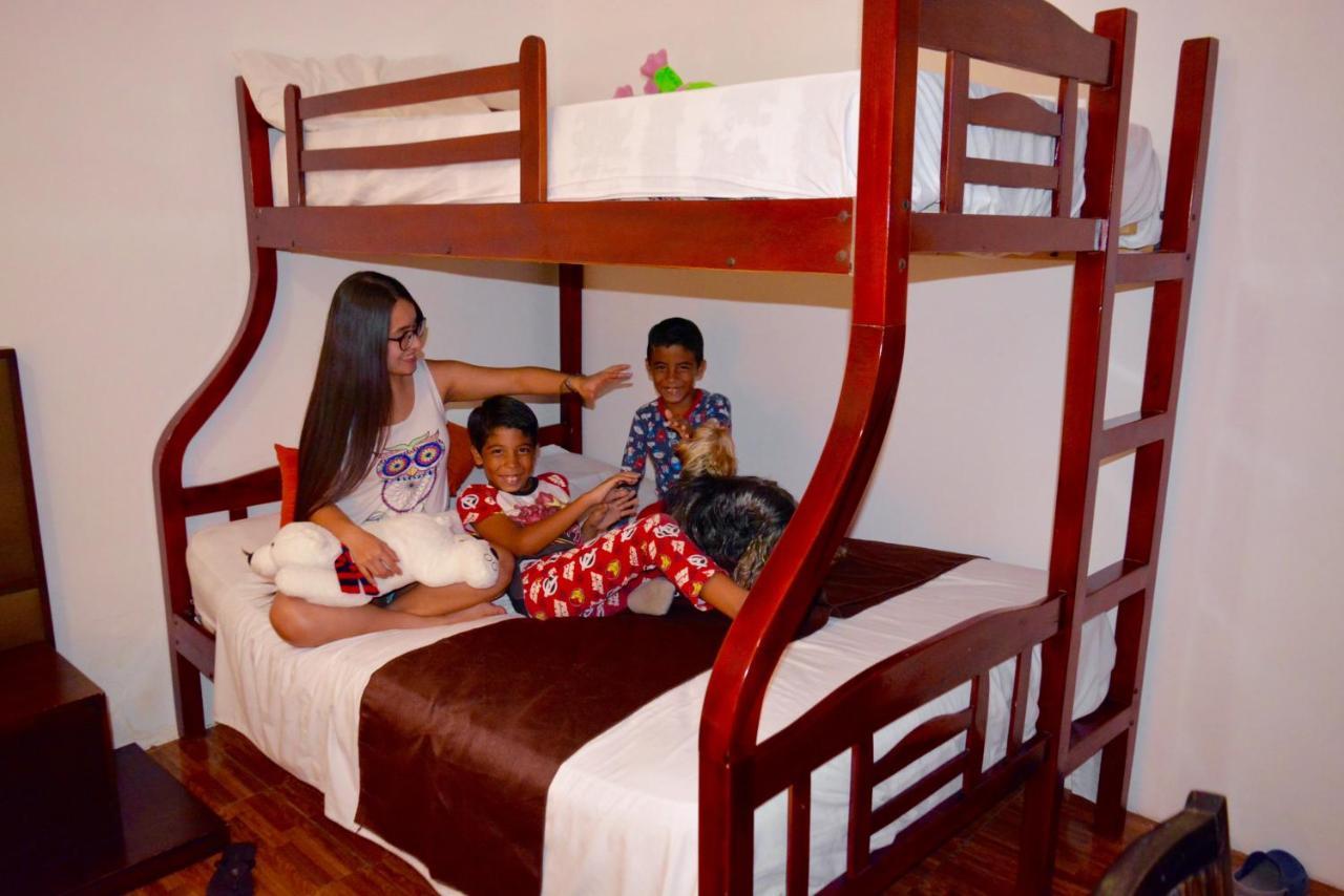 Hostal Villa 97 Guayaquil Buitenkant foto