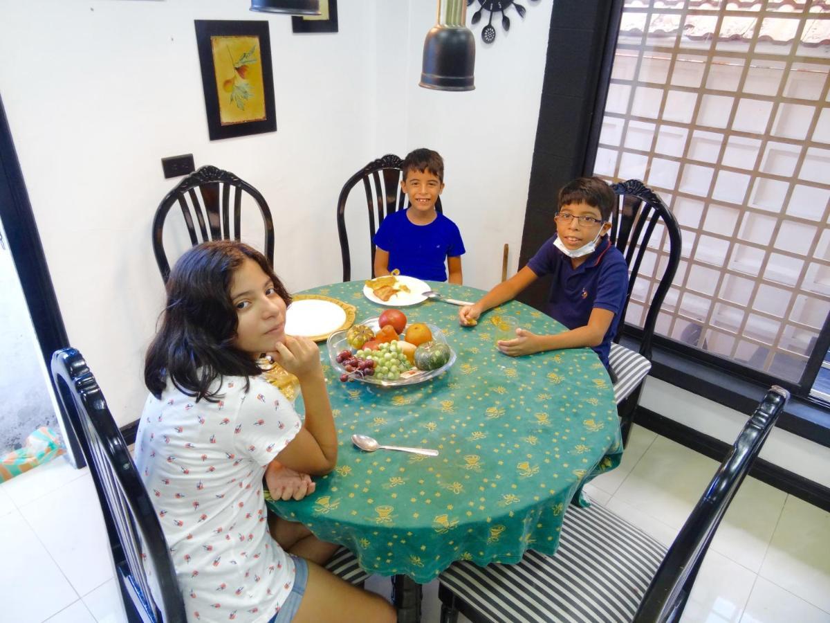 Hostal Villa 97 Guayaquil Buitenkant foto