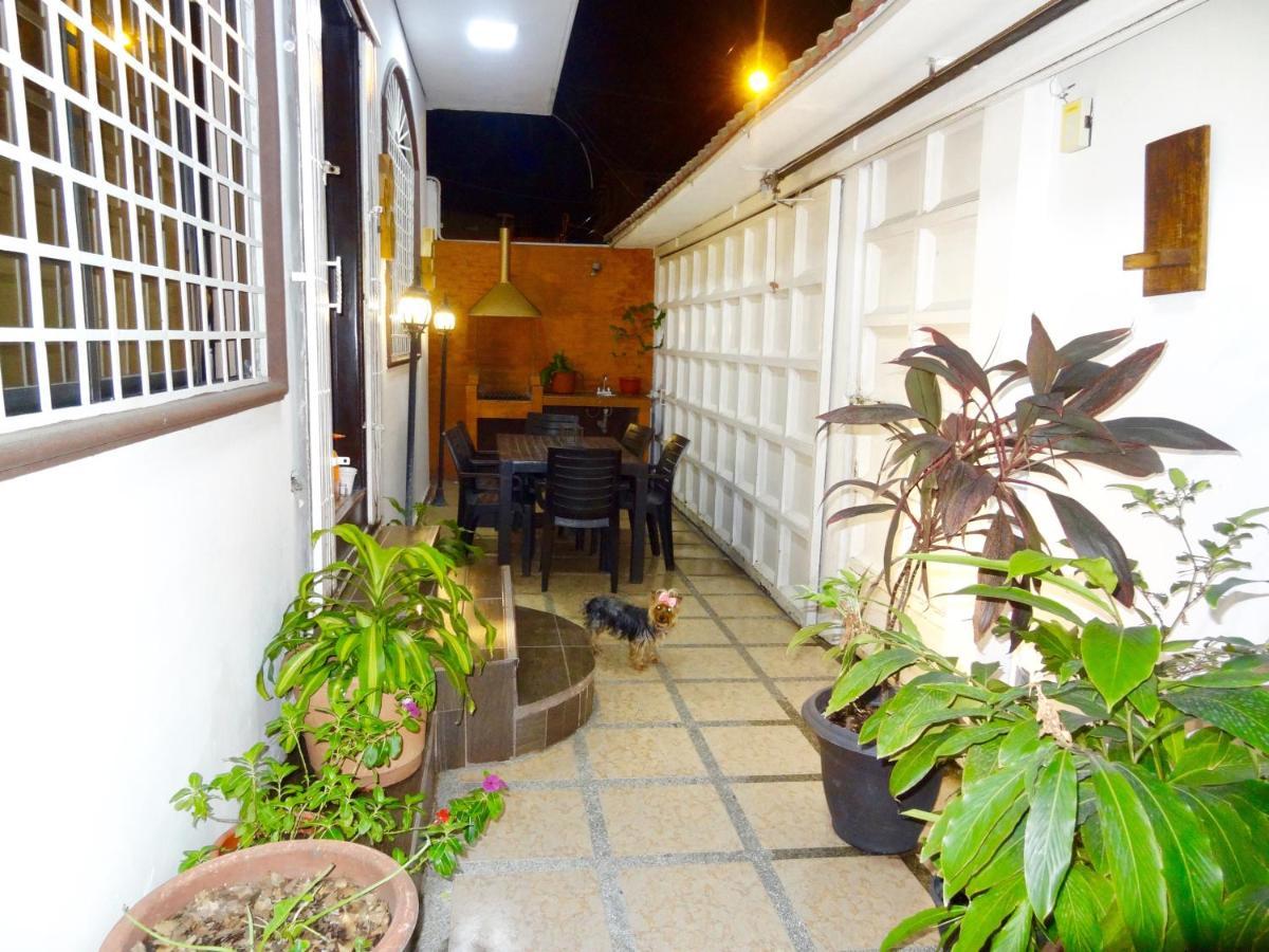 Hostal Villa 97 Guayaquil Buitenkant foto